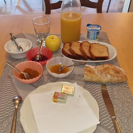 בית הארחה Chambre D'hote Les Peyridisses Combaillaux