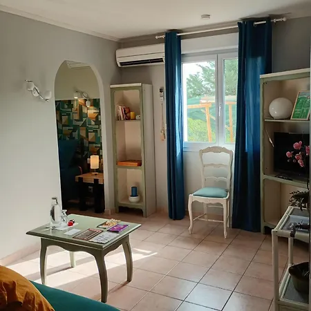 Chambre D'hote Les Peyridisses בית הארחה Combaillaux